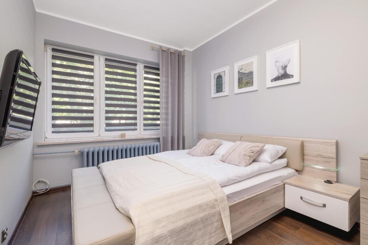 Stylish Korfantego Apartment Next To Spodek By Noclegi Renters Katowice Ngoại thất bức ảnh