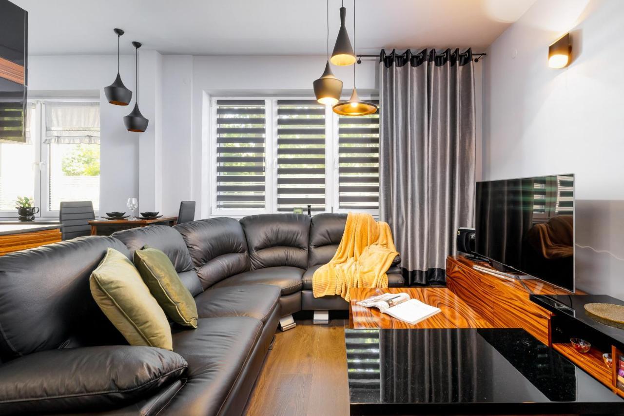 Stylish Korfantego Apartment Next To Spodek By Noclegi Renters Katowice Ngoại thất bức ảnh