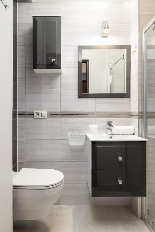 Stylish Korfantego Apartment Next To Spodek By Noclegi Renters Katowice Ngoại thất bức ảnh