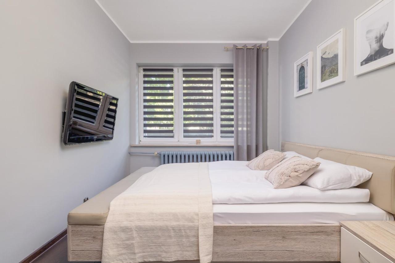 Stylish Korfantego Apartment Next To Spodek By Noclegi Renters Katowice Ngoại thất bức ảnh