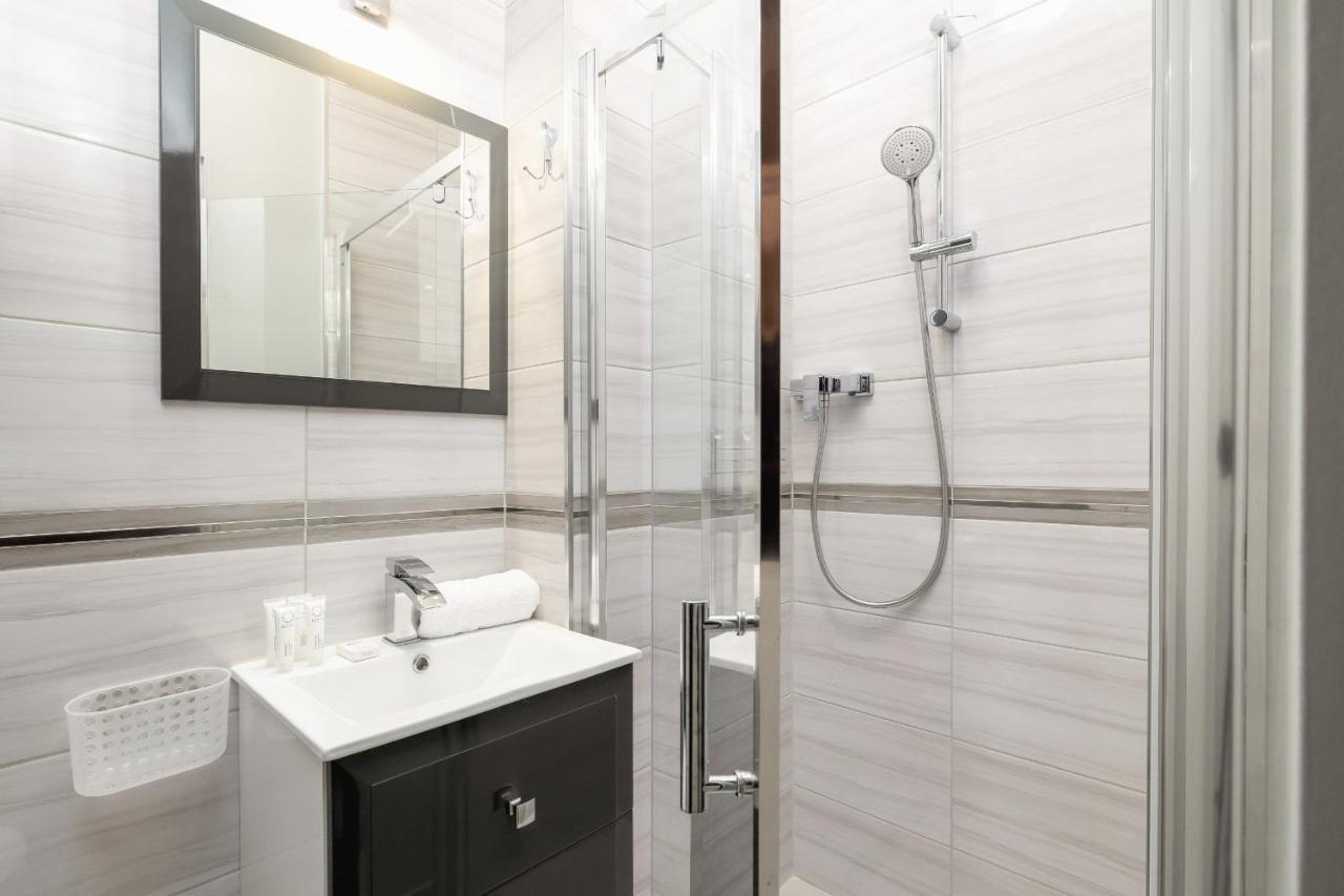 Stylish Korfantego Apartment Next To Spodek By Noclegi Renters Katowice Ngoại thất bức ảnh