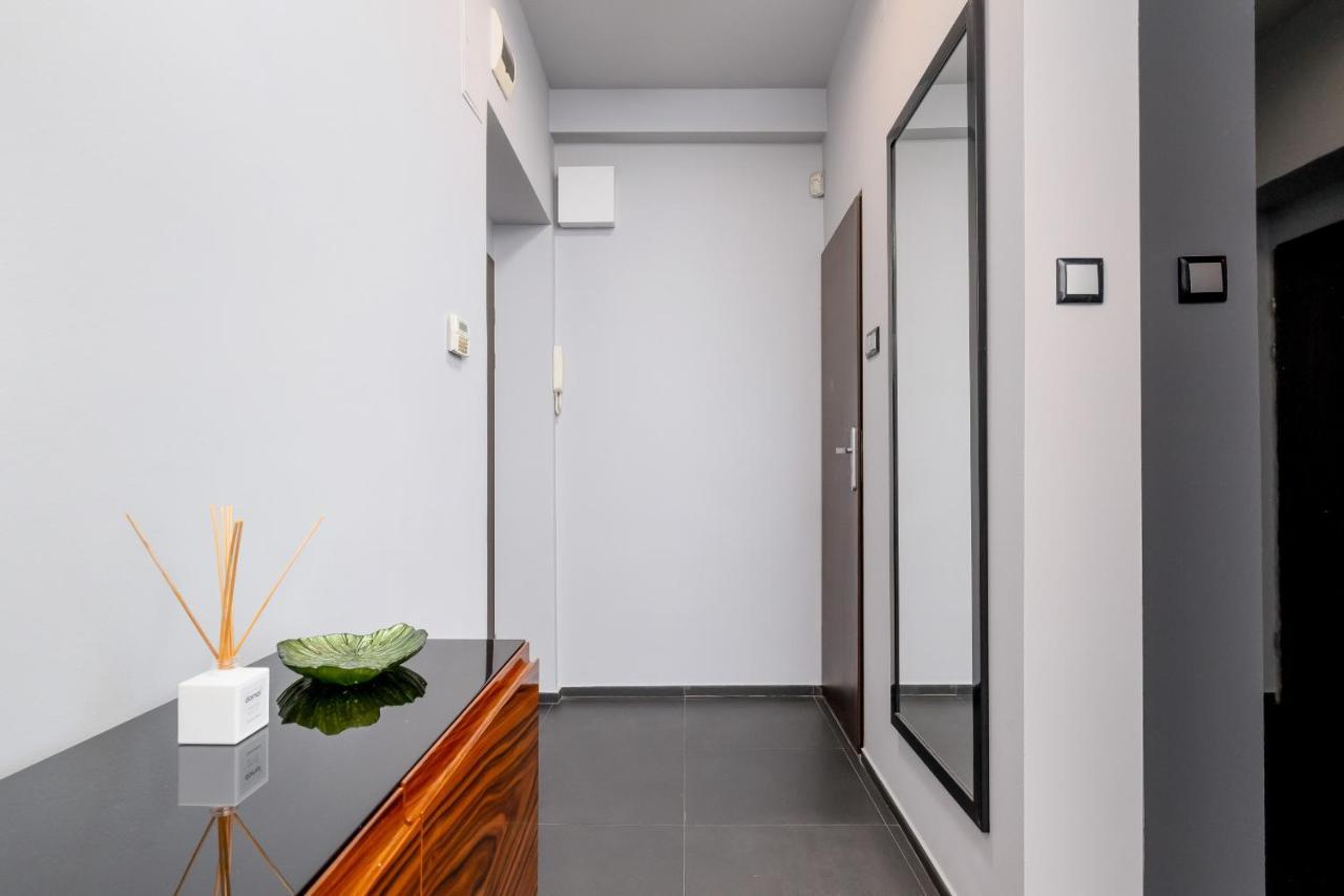 Stylish Korfantego Apartment Next To Spodek By Noclegi Renters Katowice Ngoại thất bức ảnh